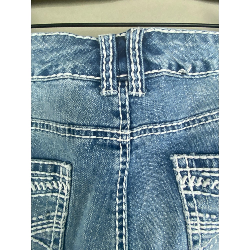 Maurices Womens Denim Shorts Size 13/14 Distressed Contrast‎ Stitch Medium Wash - Picture 8 of 11